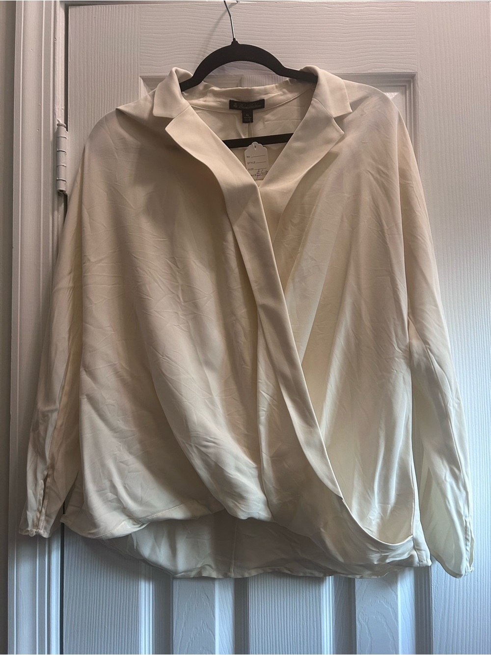 Brooks Brothers Cream Collared Draped Blouse Silk Blend Size 14 Snap Closure